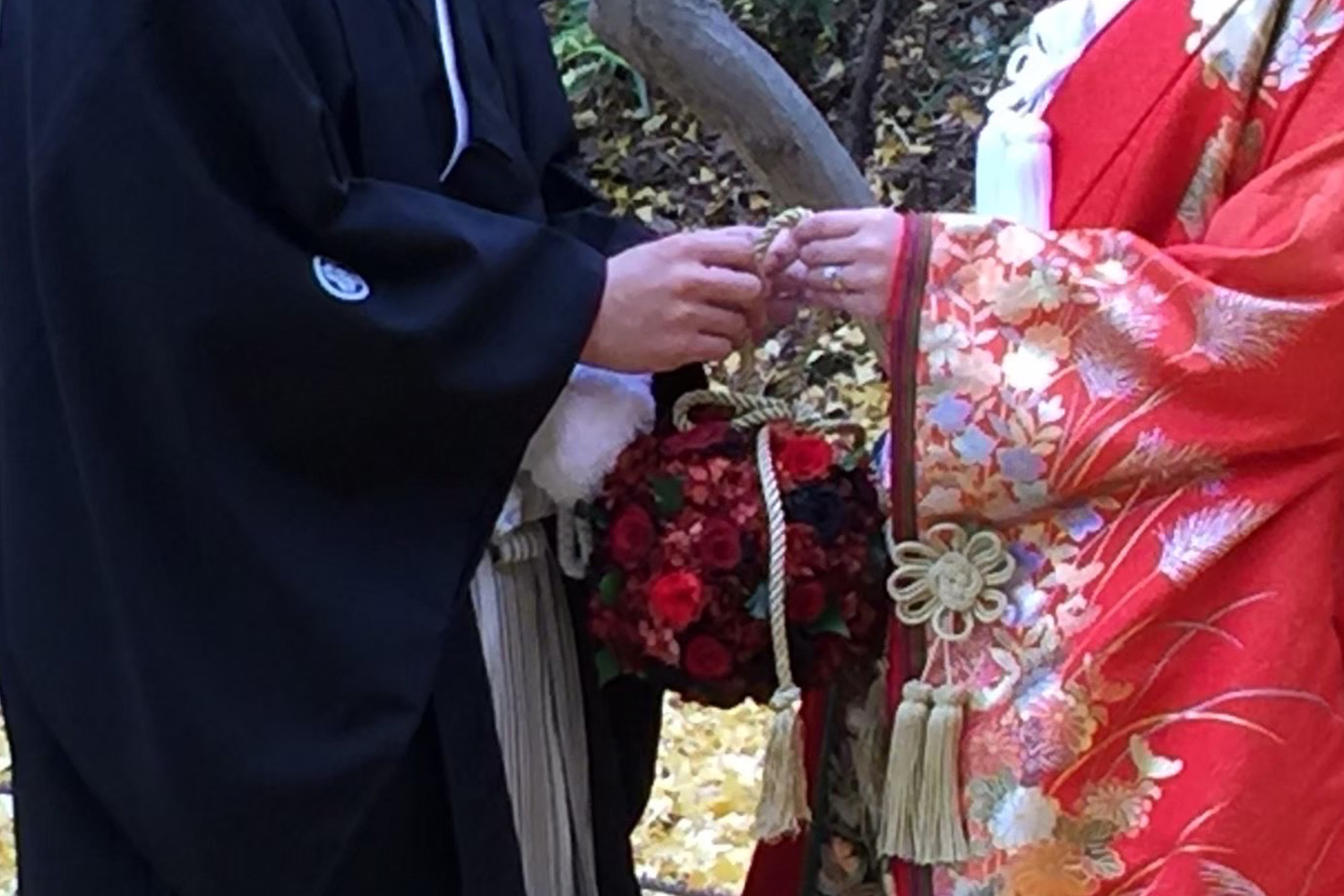 ウェディングアイテム、ボールブーケ